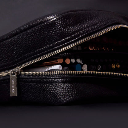 THE ARTIST CASE